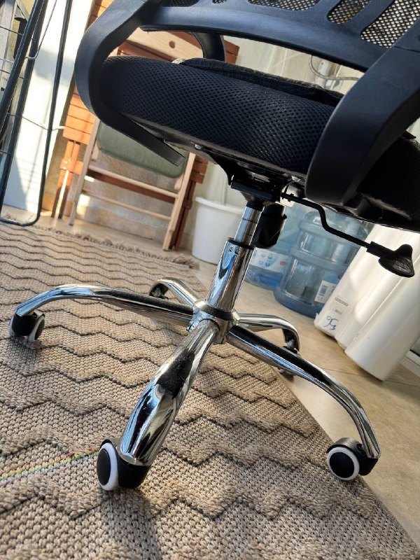 Офисный стул 3