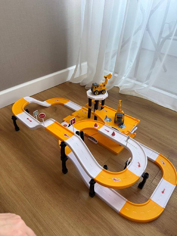 Трек с машинками