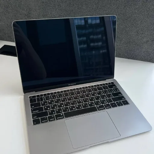MacBook Air 13 2019, 8 GB RAM, 128 GB SSD