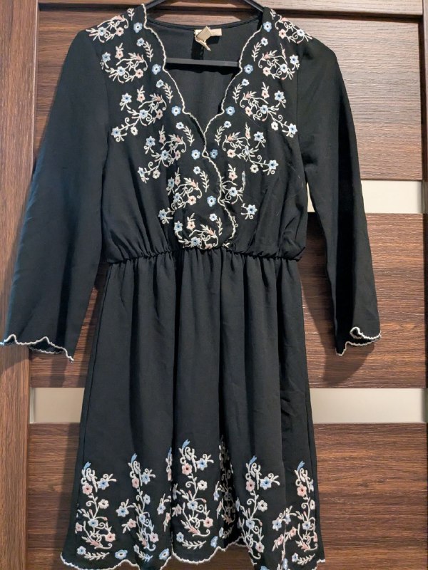 Дудка Maxtone, варежки, худи Yoso, джинсы Mavi, юбка, шорты, платье H&M, гольфик, шорты Waikiki, платье 7
