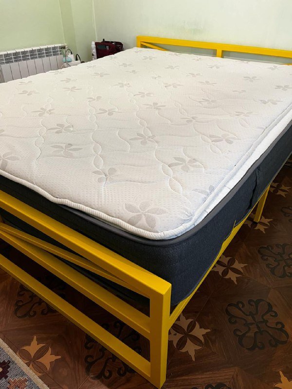 Кровать металлическая разборная с матрасом желтая 2