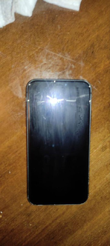 Selling a smartphone with a cracked back cover 2