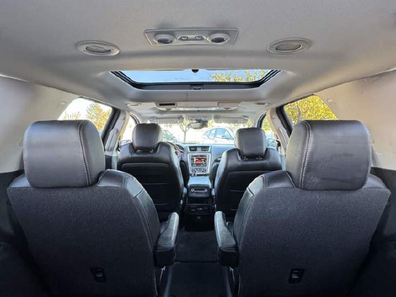 GMC Acadia 2015 AWD Denali for Sale 3