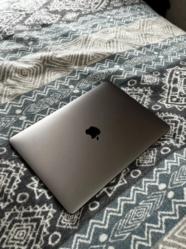 MacBook Pro 13 2020 1