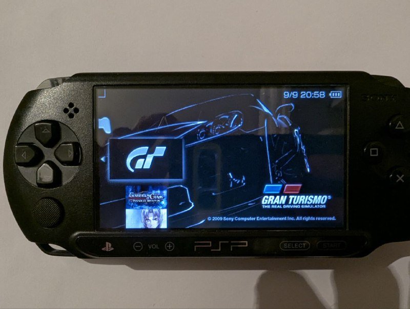 PSP Street, кейс, Micro SD 128 GB, зарядник 7