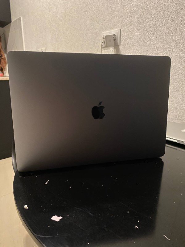 MacBook Pro 2018 с неисправным экраном 2