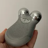 Микротоковый аппарат для лица NuFace Mini серебристый 1