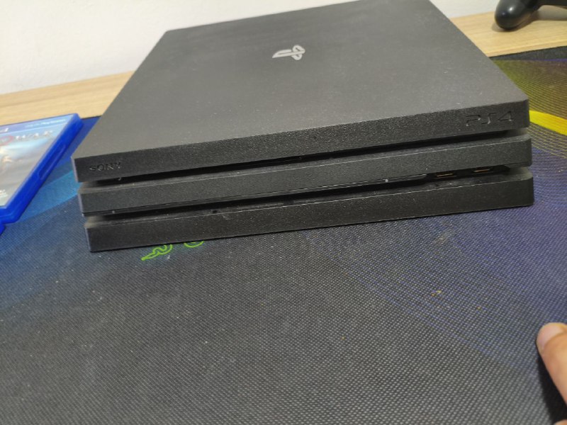 PlayStation 4 Pro, два джойстика, 4 игры 5