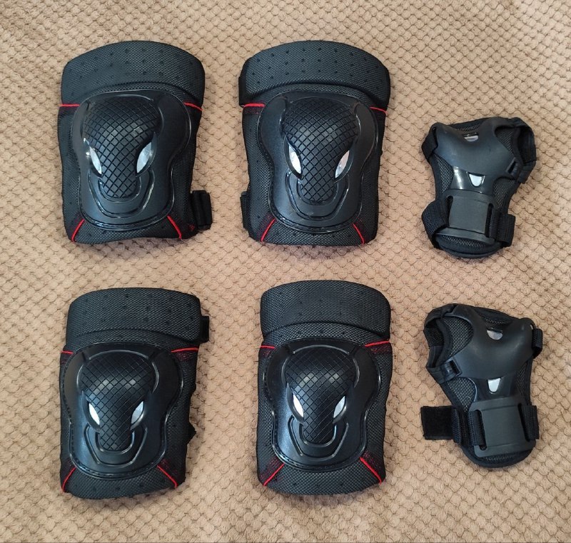 Bladerunner Formula 90 rollerblades, size 37-38 rollerblades, protection gear 7