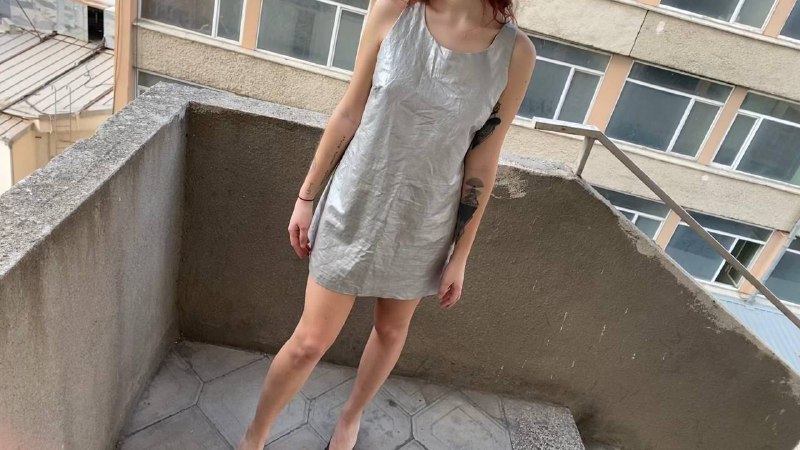 Silver dress size S/L 4