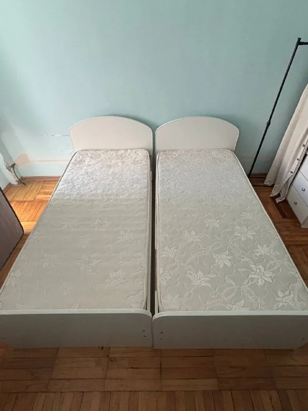 Две кровати с матрасами 1