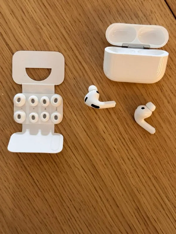 AirPods Pro 3 1