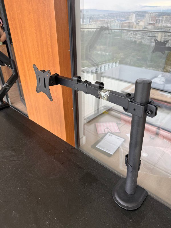 Компьютерный стол, кронштейн лапа, обычный кронштейн 3