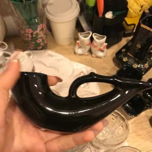 Souvenir wine horns