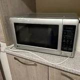 Стол, стеллаж, стулья, сушилка, микроволновка, матрасы, гладильная доска 5