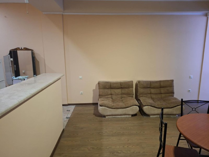 ბინა დღიურად ინასარიძის ქუჩაზე ცალკე საძინებლით 4