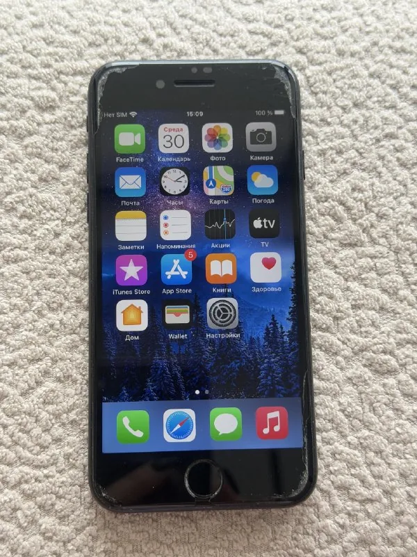 iPhone 7 32 ГБ 1