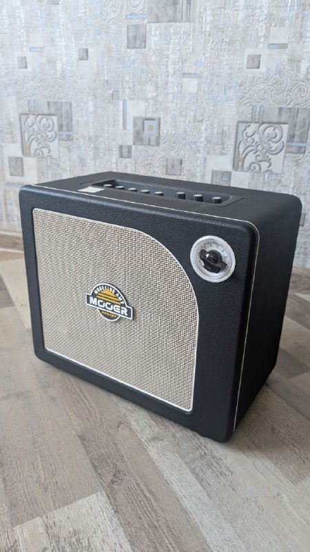 Гитарный усилитель Mooer Hornet 30 Black 1