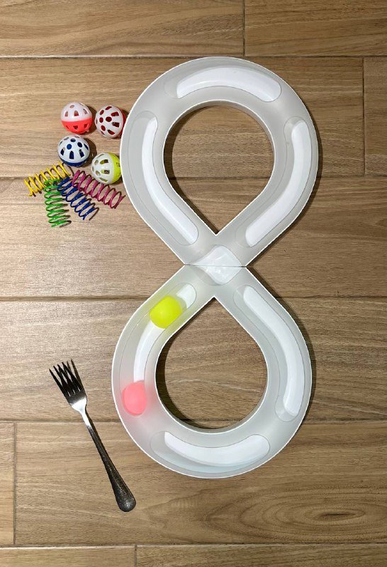 Ковёр, подставка для благовоний, игрушка для кота, расчёска и насадки для чистки зубов 3