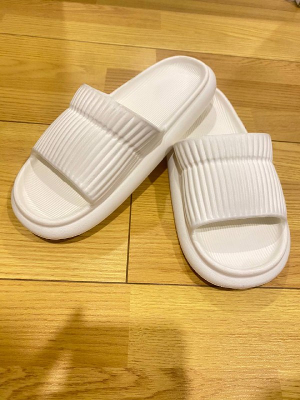 Абсолютно новые женские шлепки белые 3