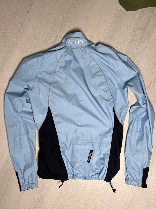 Женская куртка Gore-Tex S 2
