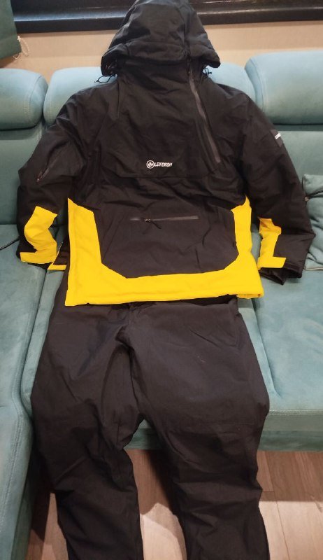 Горнолыжный костюм размер М 3