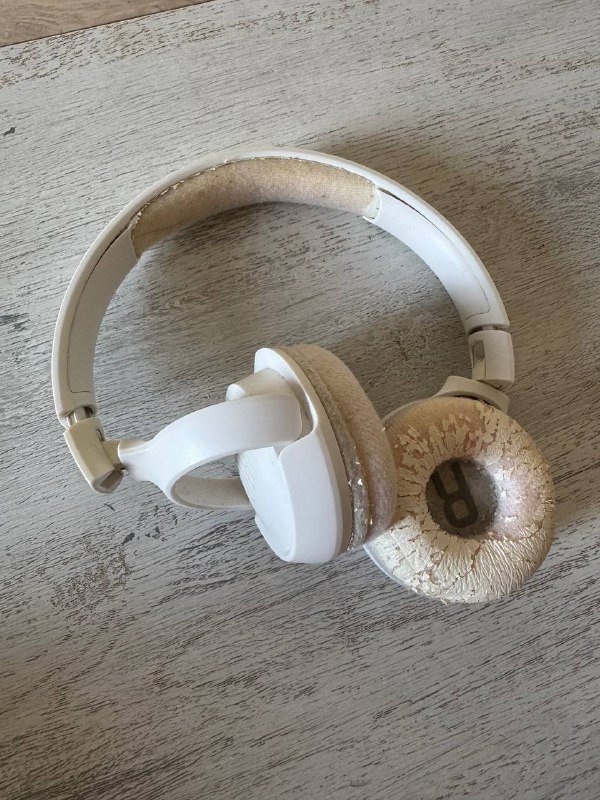 Powerbank, JBL T450BT, AirPods 2, ремешок Apple Watch SE 2 3