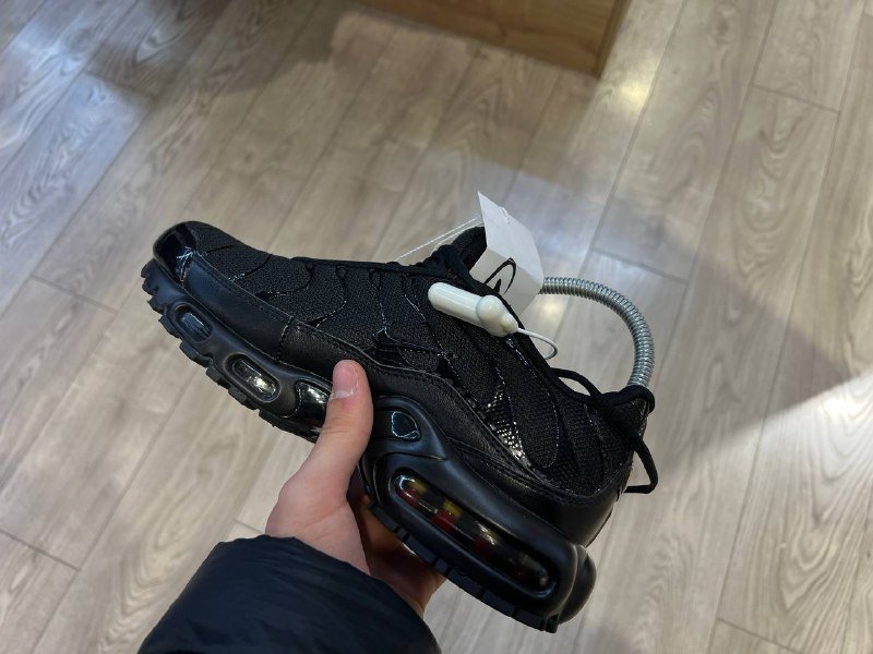 Кроссовки Nike черные и белые 2