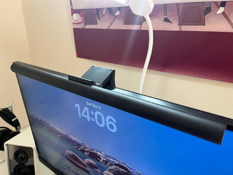 iPad Pro 11 M4, клавиатура Keychron K3, мышь Logitech MX Master 3, лампа Xiaomi Mi Computer Light 10