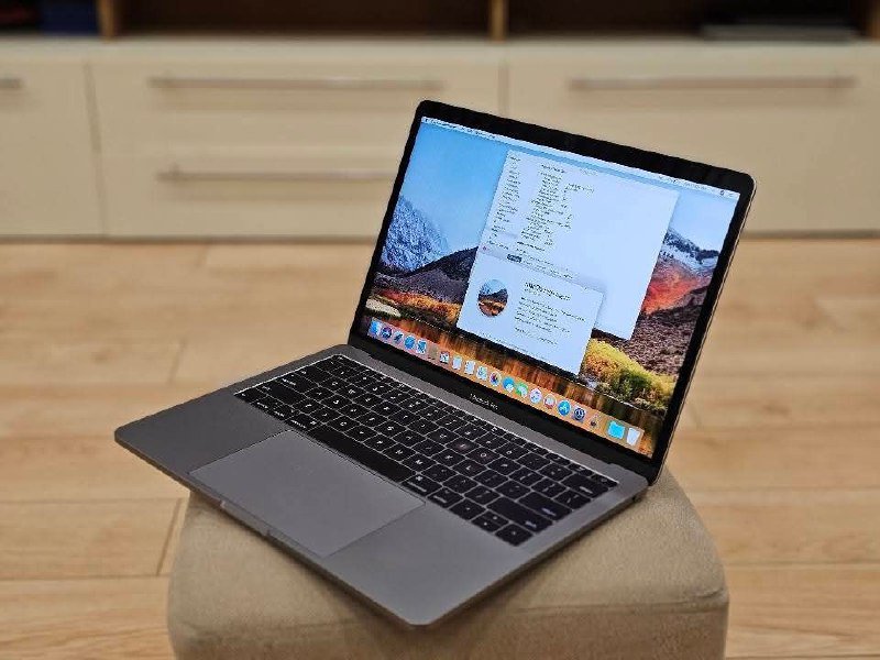 Macbook Air i5 8GB RAM 256GB SSD