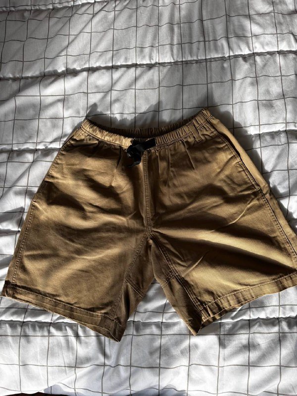 Шорты, рубашка, сумка-чехол бесплатно