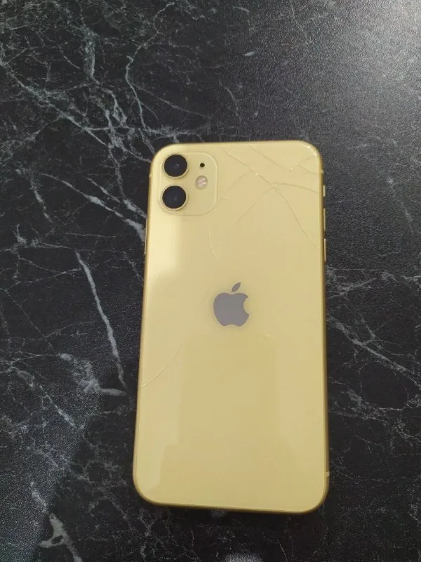 Iphone 11 64 GB Yellow 1