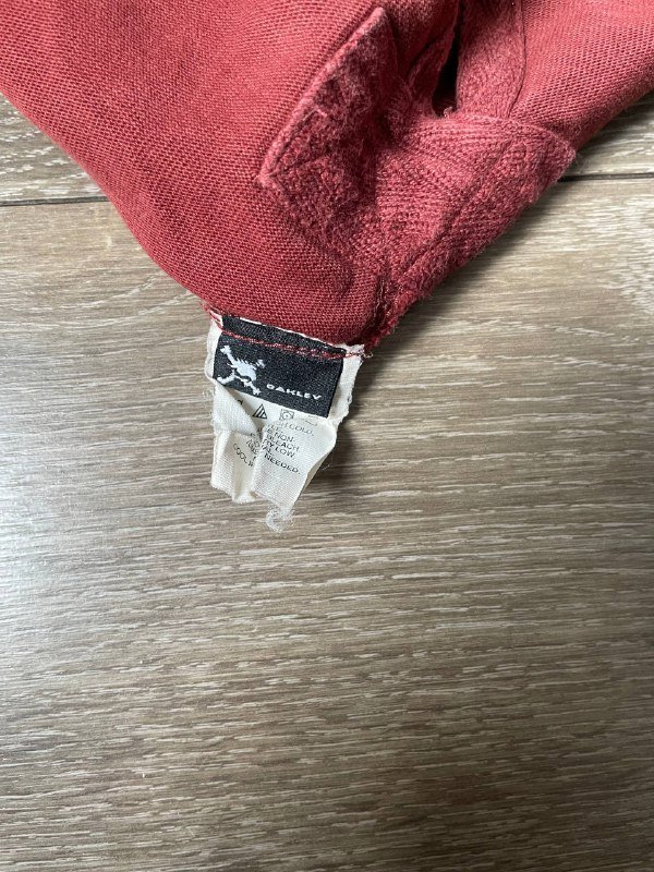 Oakley sweatshirt size L 6