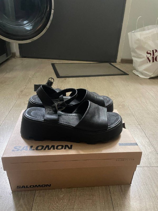 Кожаные сандали, стильные сапоги, шубка из искусственного меха, утяжелители для тренировок