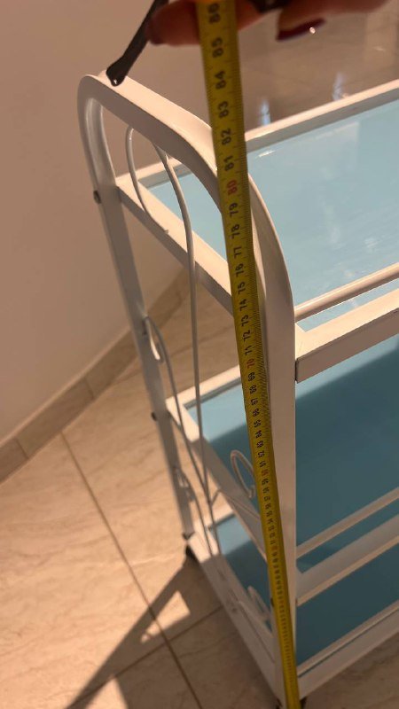 Медицинская косметологическая тележка из металла и стекла 3