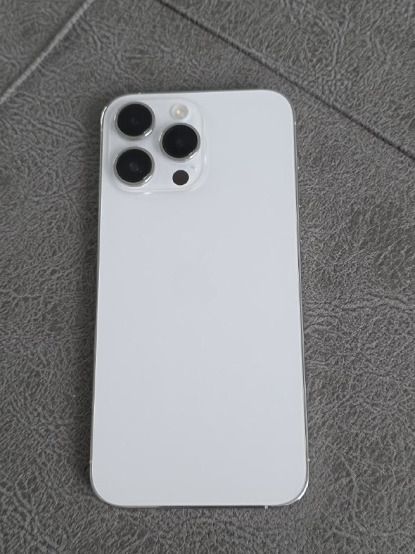 iPhone 14 Pro Max 256Gb белый с чехлами 2