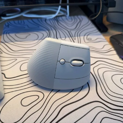Logitech Lift White мышь