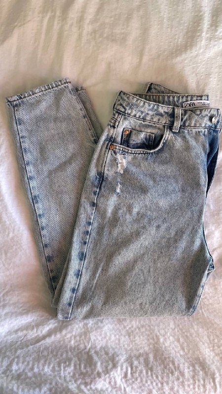 Джинсы Zara mom светло-голубого цвета размер 38