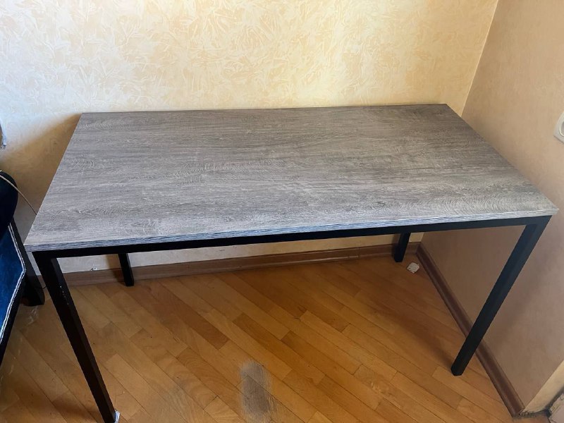 Модный минималистичный стол 120x60x75