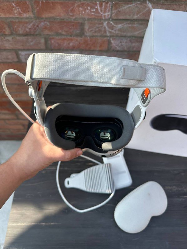 Apple Vision Pro M2 1TB полный комплект 3