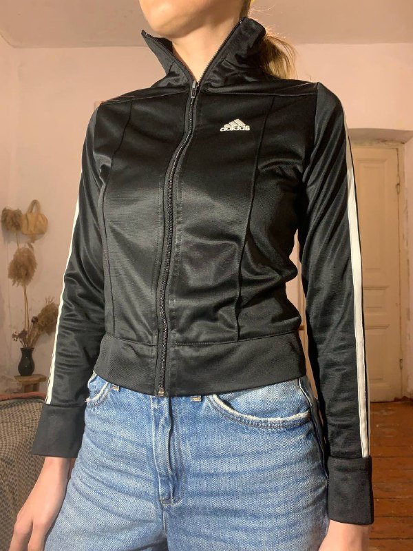 куртка adidas, майка COS, вязаный жилет ralph lauren