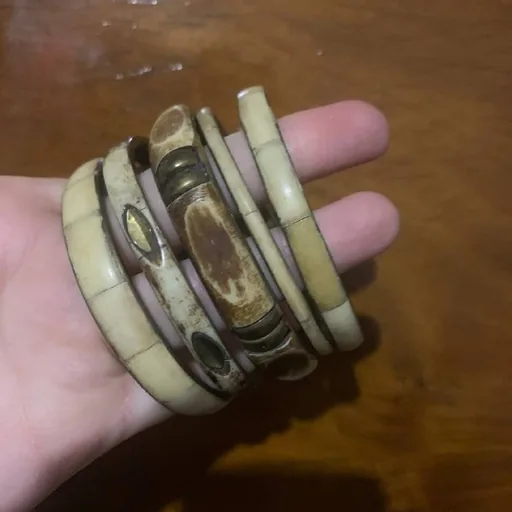 Костяные браслеты