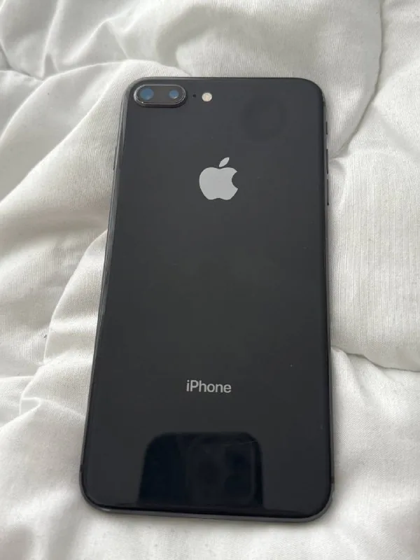 iPhone 8 Plus 1