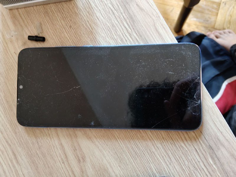 Пять телефонов xiaomi и айфон, настольная игра Seven Wonders 6