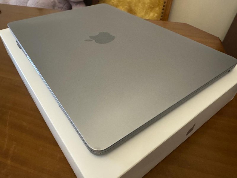 MacBook Air 13 M2 8GB 512SSD 4