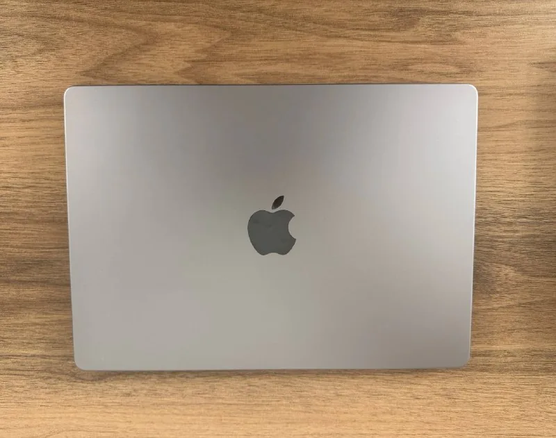 MacBook Pro 14 1