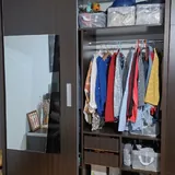 Spacious mirrored sliding-door wardrobe 3