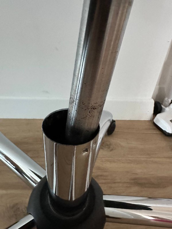 Офисные кресла с разной спинкой 6