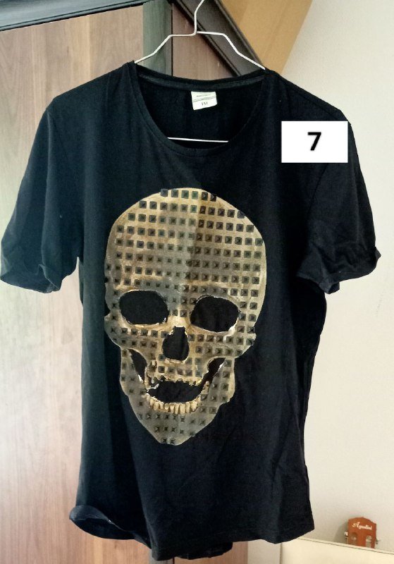 Ботинки Elbrus, куртка косуха, куртка Armani, джинсовые шорты, рубашка, духи, футболка 7