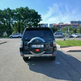 Mitsubishi Pajero 4 Wagon 3